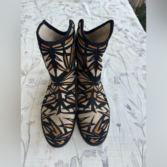 NWOB Jimmy Choo LE Mina Palm Canvas Boots sz 38 - Picture 2 of 5